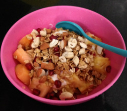 Fresh fruit, curd & homemade granola 